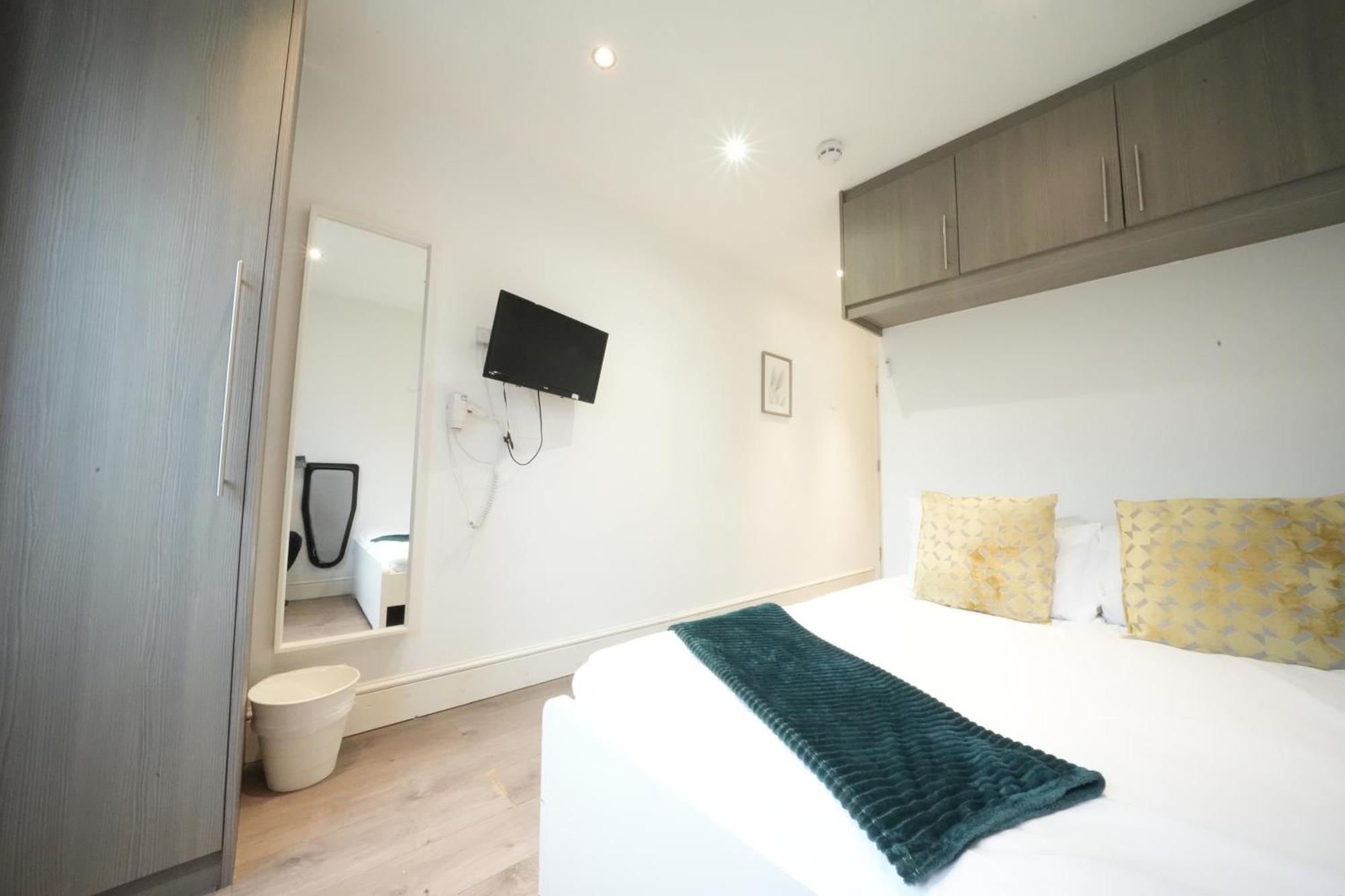 Grand Airport Ensuites Harmondsworth Exterior foto