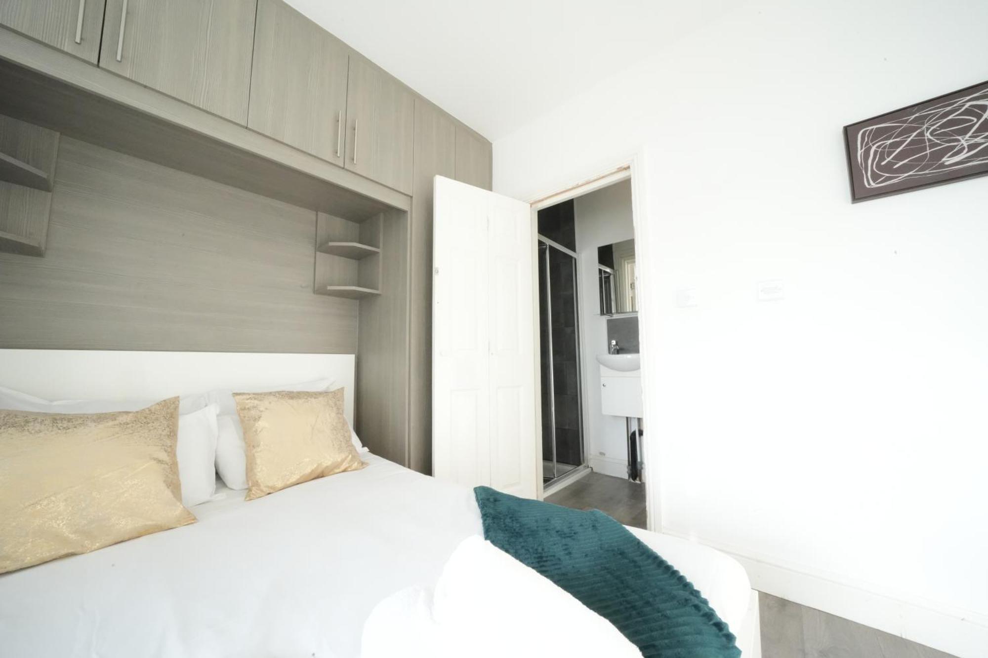Grand Airport Ensuites Harmondsworth Exterior foto